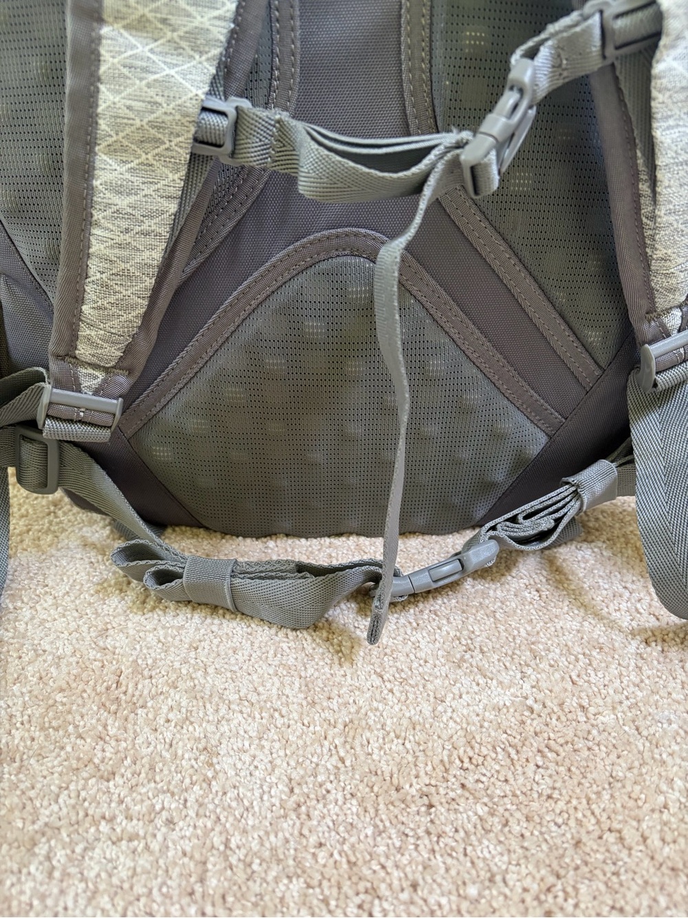 BURTON Backpack – Excellent Condition - Picture 7 of 12
